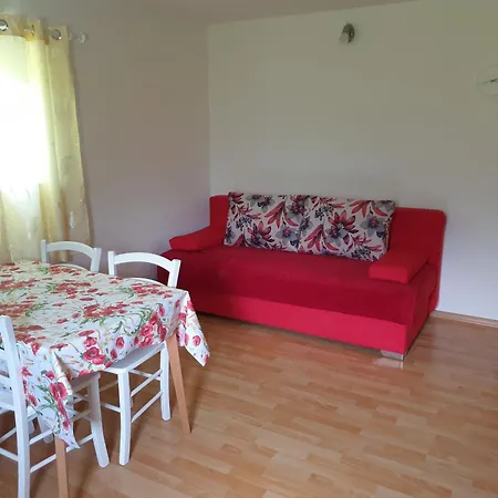 Apartma Patricija - Cozy For 2 Or 4 People 톨민